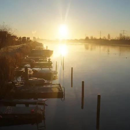 Room With A Few Амстердам