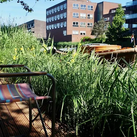 Room With A Few Отель типа 