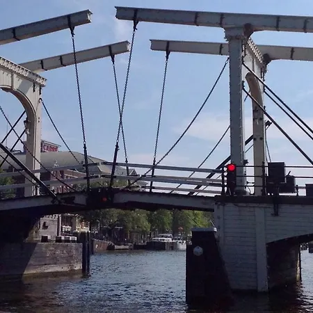 Room With A Few Отель типа 