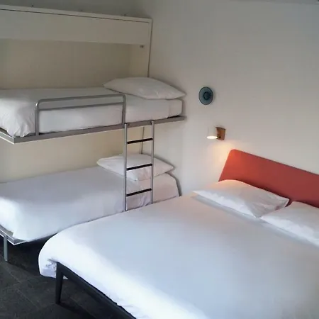 Room With A Few Отель типа 