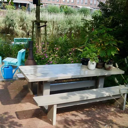 Room With A Few Амстердам