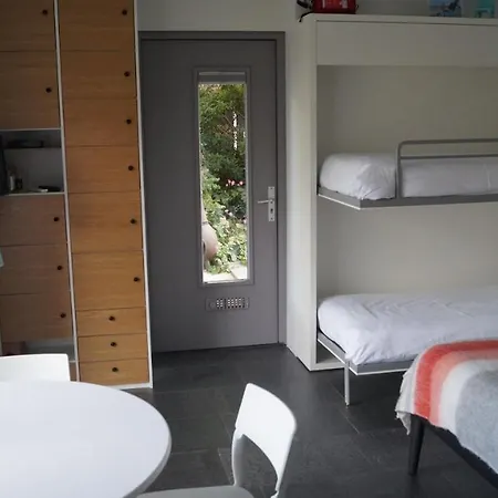 With A Few فندق مبيت وإفطار