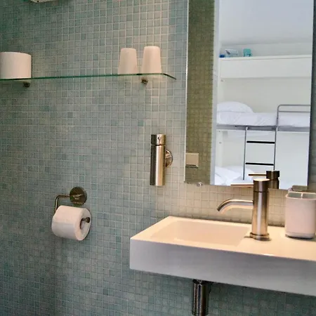 فندق مبيت وإفطار With A Few أمستردام