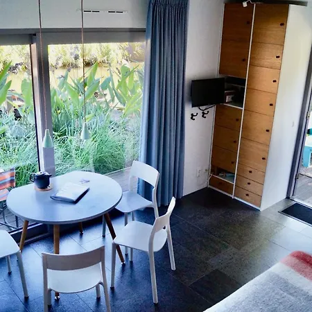 Bed & Breakfast Room With A Few