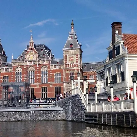 Bed & Breakfast Room With A Few Amsterdam