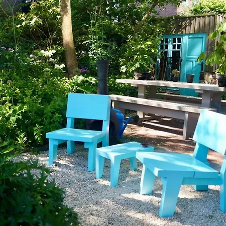 Bed & Breakfast Room With A Few